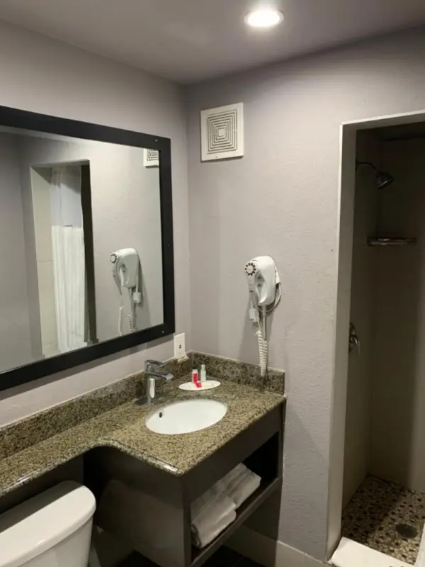 Skyways Hotel 4