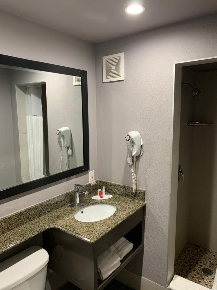 Skyways Hotel — photo 8 of 37